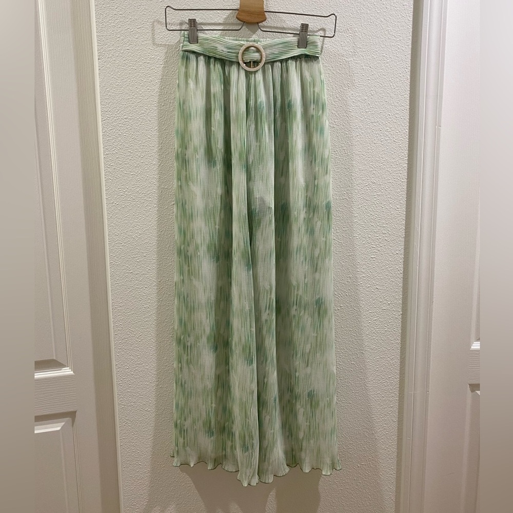 Petite Studio NYC flowy pleated pants size XS